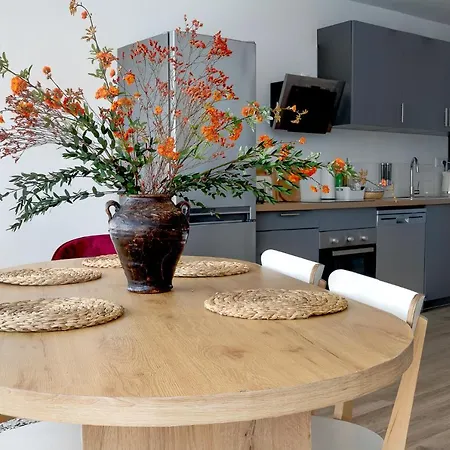 2 Spacieux Lit King Verdun Parking Gratuit Appartement *