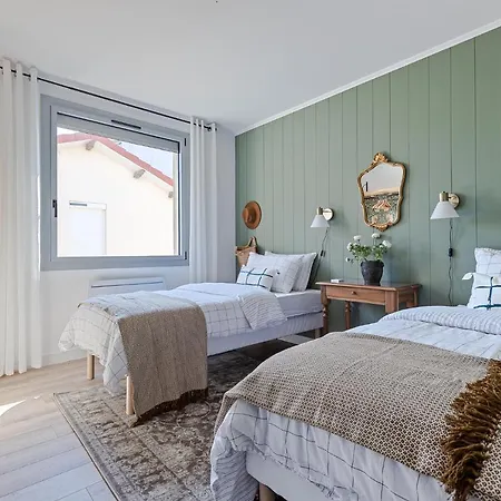 Appartement 2 Spacieux Lit King Verdun Parking Gratuit *