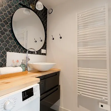 2 Spacieux Lit King Verdun Parking Gratuit Apartment *