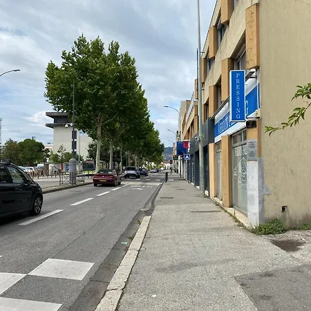 2 Spacieux Lit King Verdun Parking Gratuit Appartement Valence (Drome)