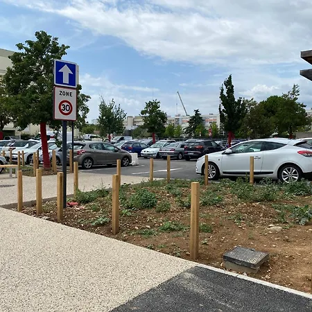 2 Spacieux Lit King Verdun Parking Gratuit *