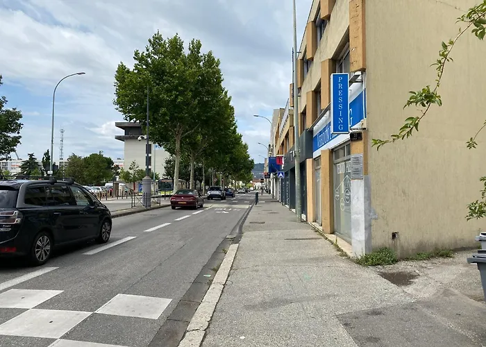 2 Spacieux Lit King Verdun Parking Gratuit Apartamento Valence (Drome)